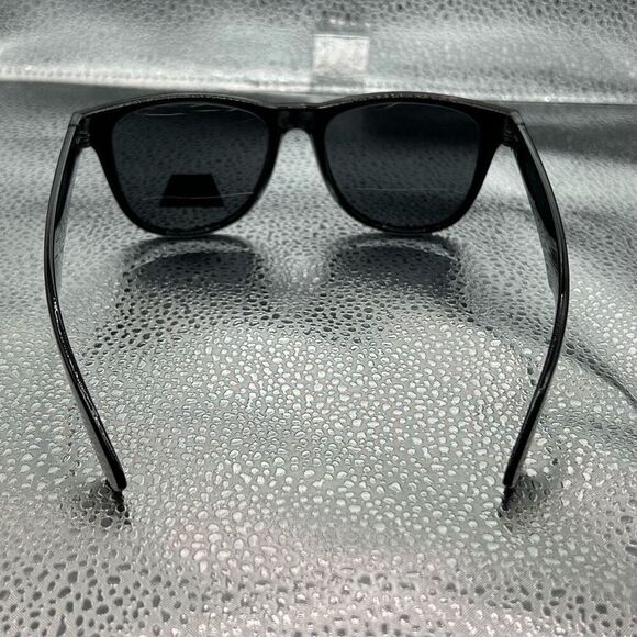VIBE Ultra Violet Sunglasses Unisex Black Polaroid Glare Blocking Classic Retro - Picture 5 of 6